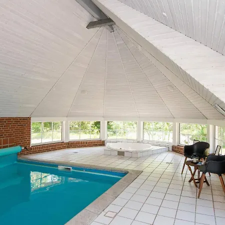 Casa vacanze 10 Person Holiday In R M *